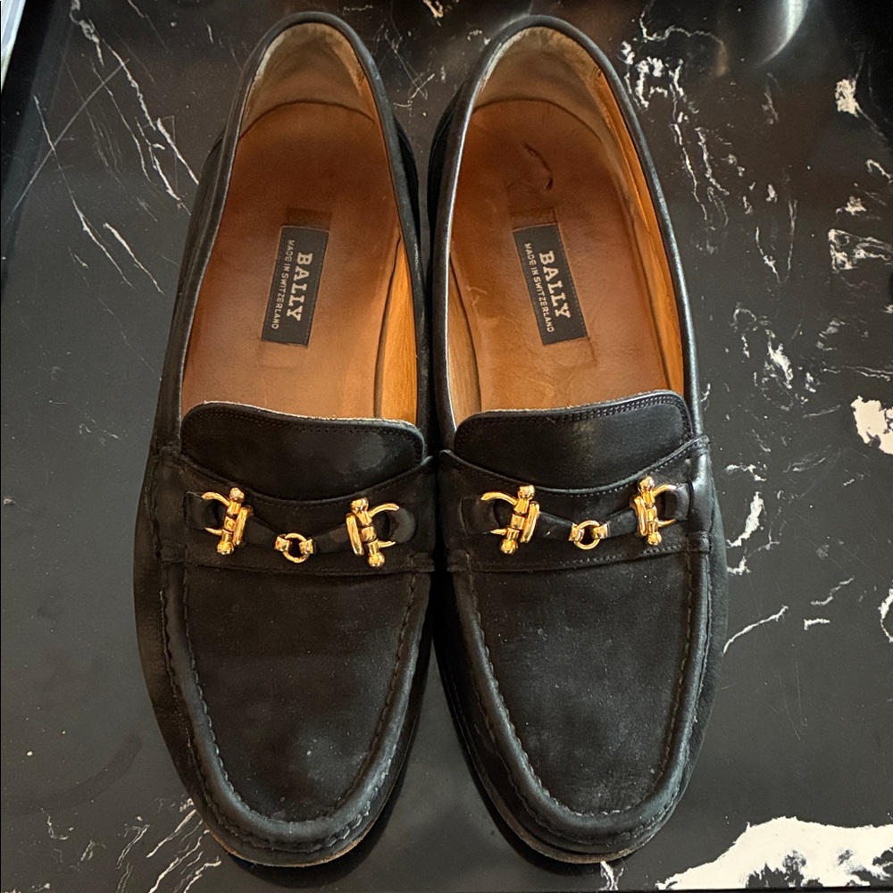 Bally made in Switzerland Black Leather Loafers with Gold Detailing